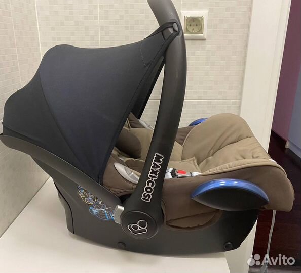 Новое автокресло Maxi Cosi Cabriofix - 2 шт