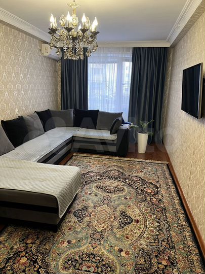 2-к. квартира, 52 м², 1/9 эт.