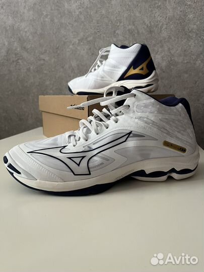 Волейбольные кроссовки Mizuno z7 mid