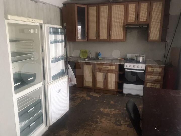 Комната 40 м² в 6-к., 2/2 эт.