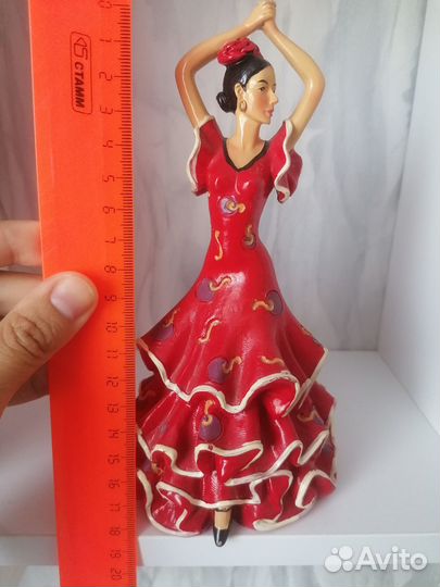 Статуэтка испанка фламенко