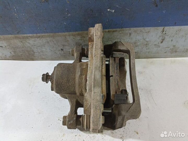 Суппорт тормозной задний правый Hyundai Tucson 3