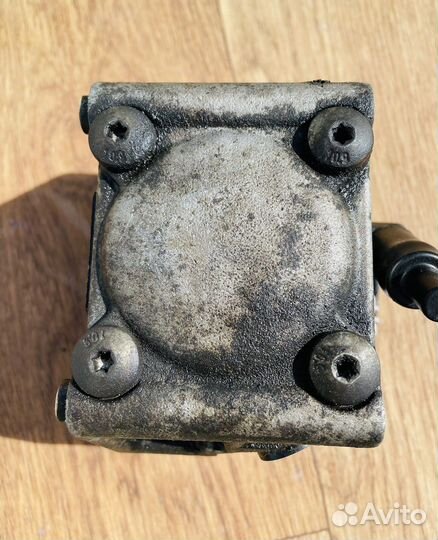 Насос Гур ford focus 2 1.6