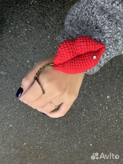 Вязаные губы