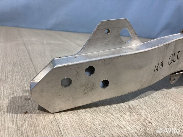 Кронштейн панели Mercedes Glc 2015- передний левый