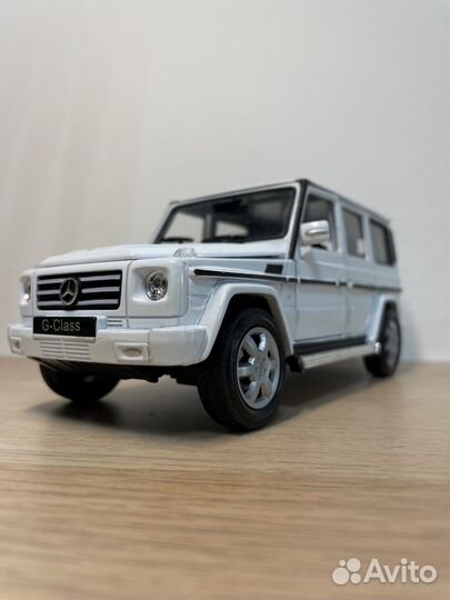 Mercedes G-Class гелентваген 1:24 модель Welly