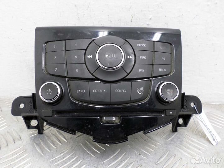 Панель управления магнитолой Chevrolet Cruze J300