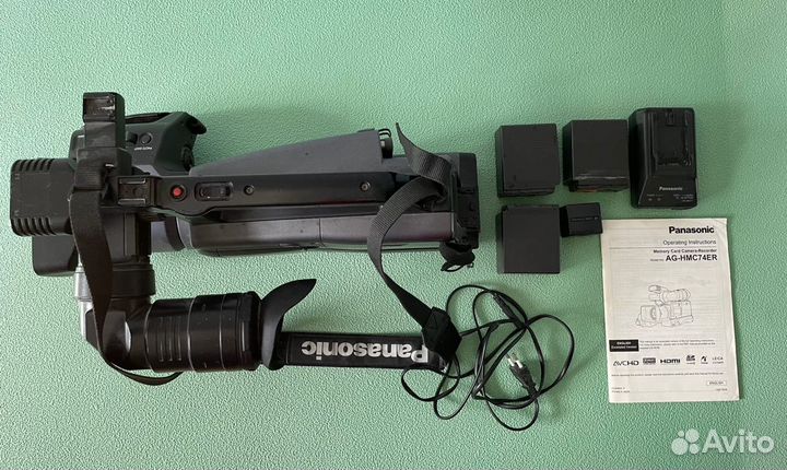 Профессиональная видеокамера Panasonic AG-HMC74