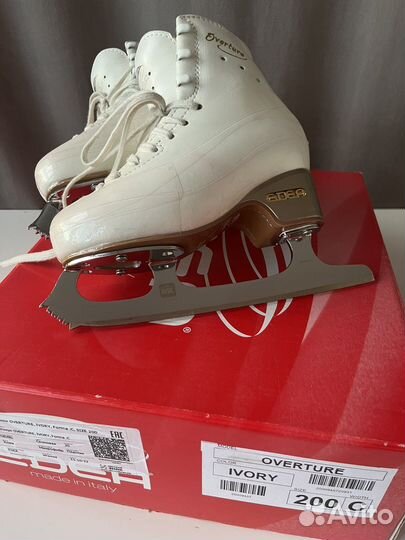 Продам коньки