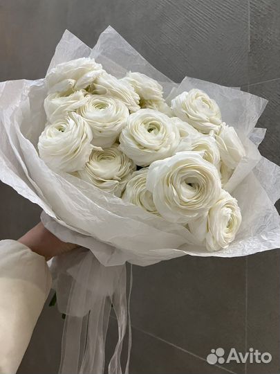 Пионовидные цветы ранункулюсы пионы