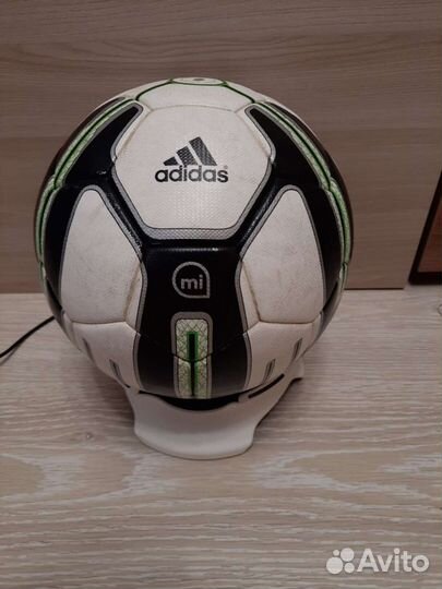 Футбольный мяч adidas smart ball