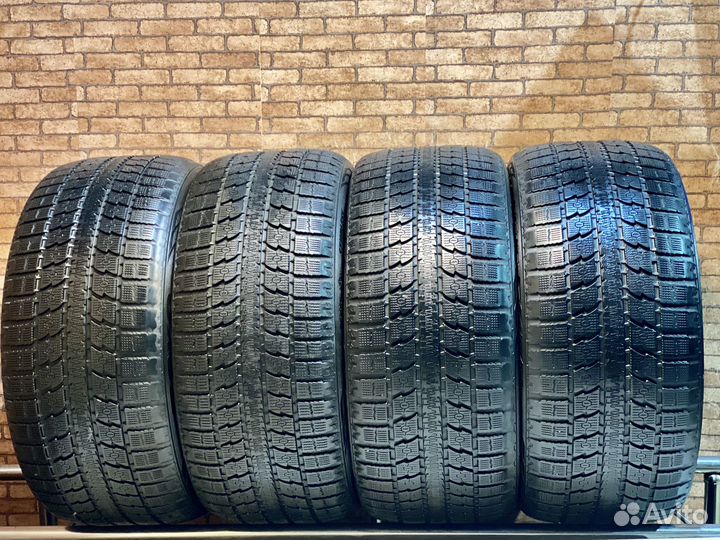 Toyo Observe GSi-5 295/40 R21