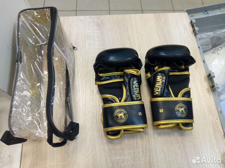 Боксерские перчатки