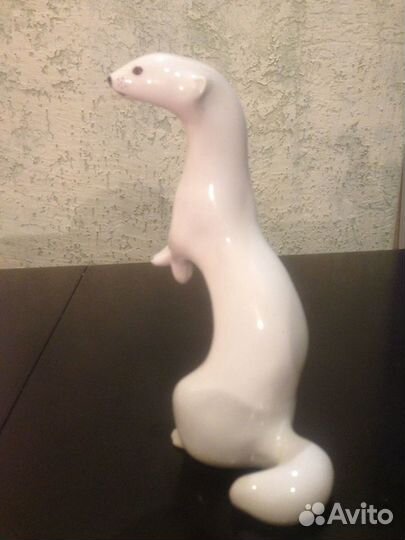 Статуэтка ласка на задних лапах лфз