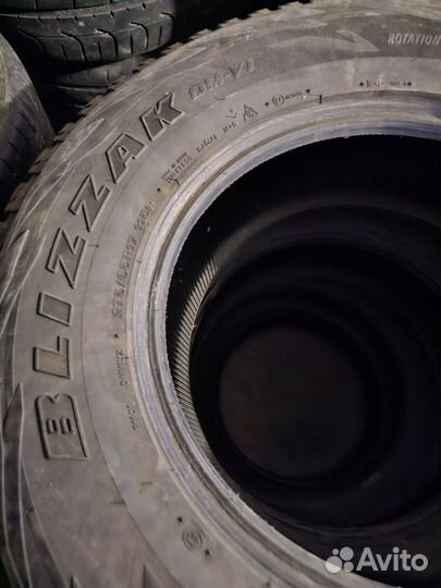Bridgestone Blizzak DM-V1 275/65 R17