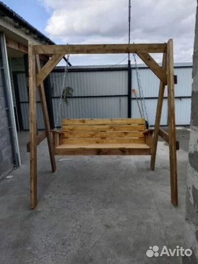 Садовые качели из дерева