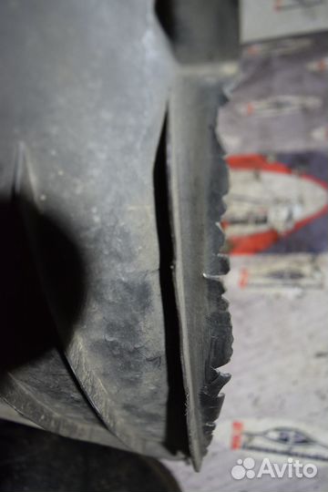 Подкрылок перед лево c BMW 7-Series E65 N62B40