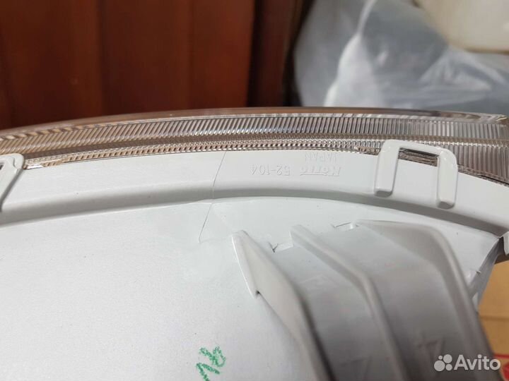 Фара Toyota 81170-52440 Scion XB лев