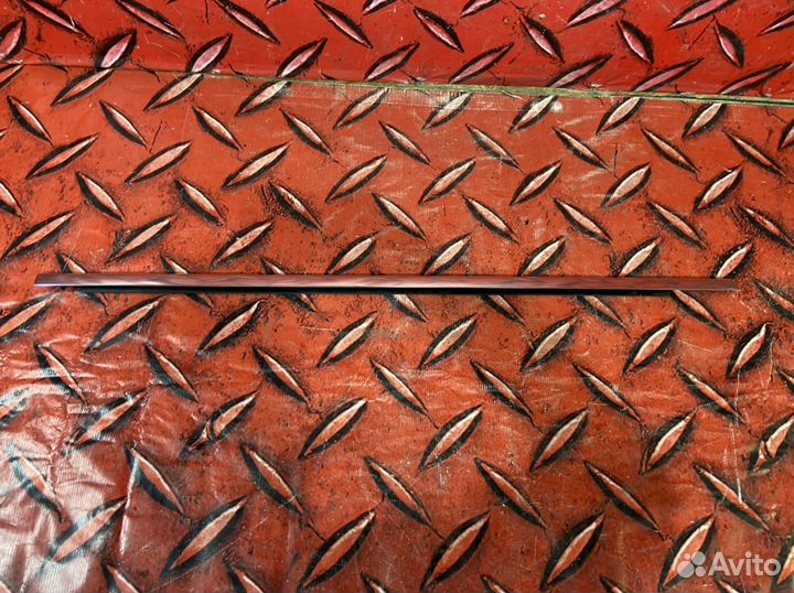 Бархотка стекла наружная задняя правая Mercedes C