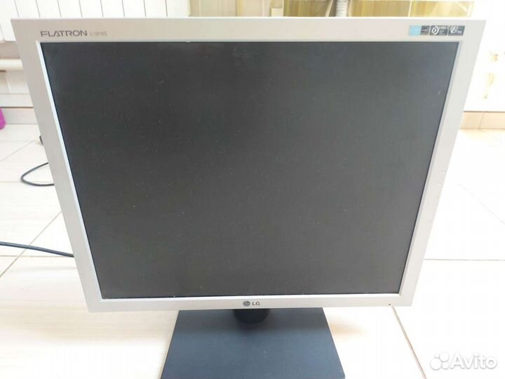 Монитор LG flatron L1919S