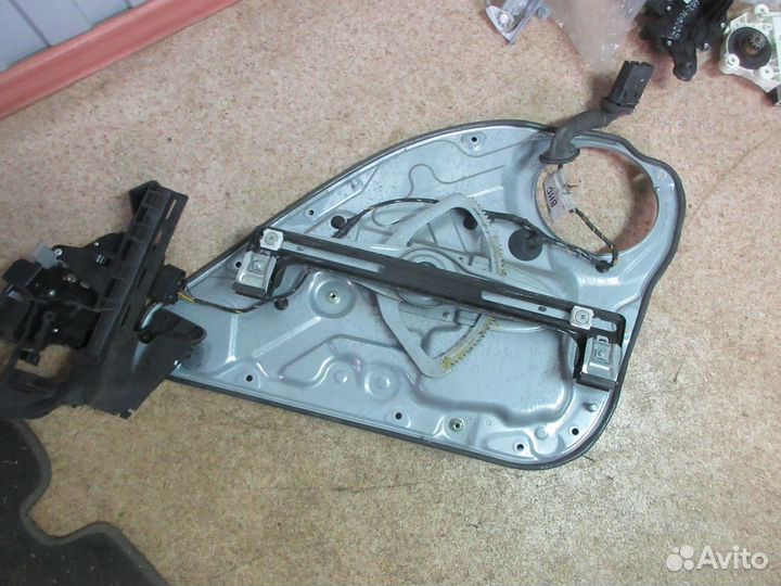 Стеклоподъемник задний левый Ford Focus II (Б/У)