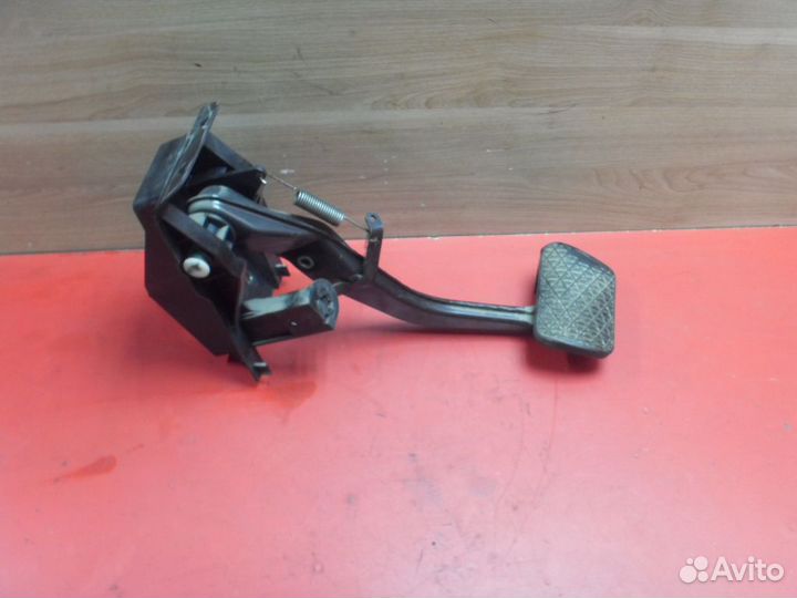 Педаль тормоза 2202903118 Mercedes S (W220)