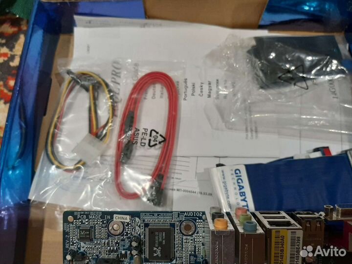 Материнская плата