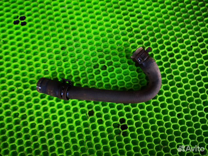 Шланг системы охлаждения на Skoda Fabia 2007-2015