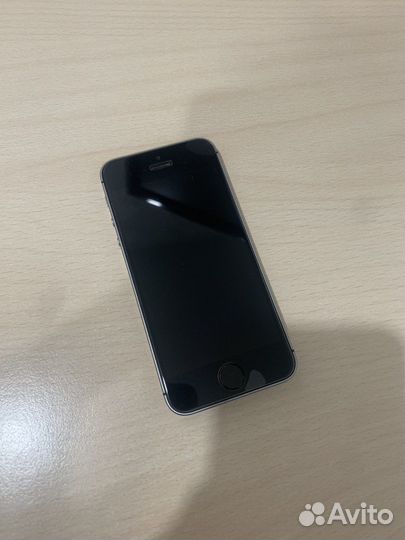 iPhone SE, 128 ГБ