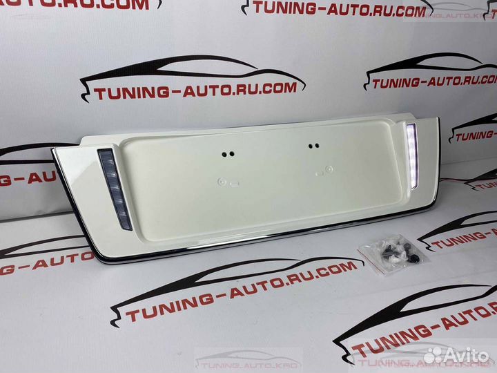 Накладка под номер на 5-ю дверь Lexus LX570 Superi