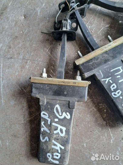 Ограничители дверей на Cadillac bls