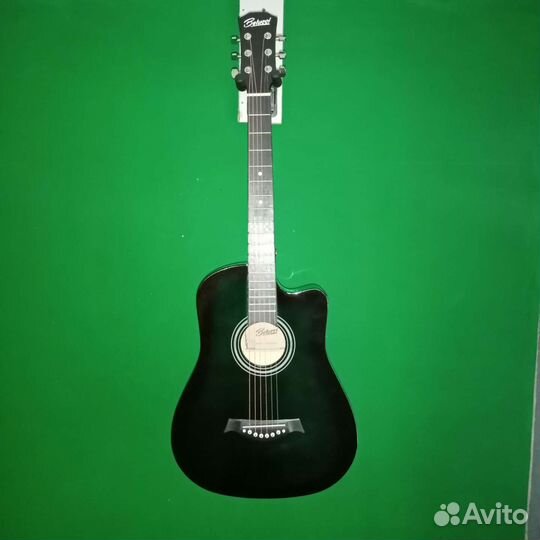 Акустическая гитара