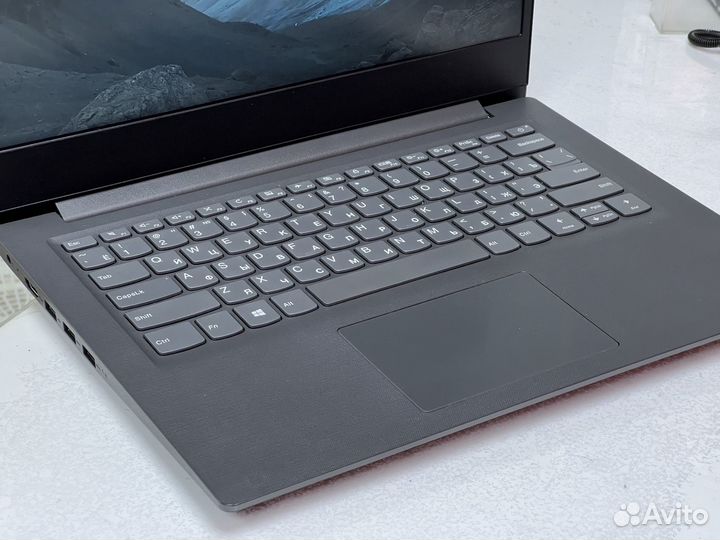 Свежий ноутбук lenovo/fullHD/SSD