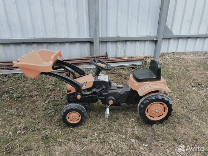 Трактор детский с педалями