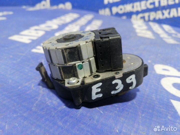 Моторчик заслонок отопителя Bmw E39 седан 2001