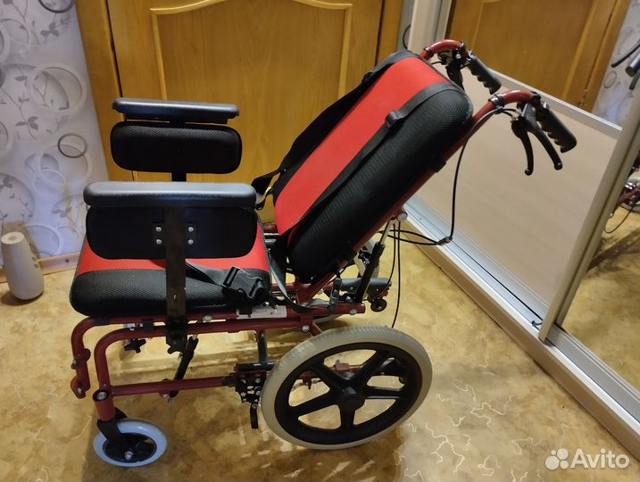Комнатная коляска для детей с дцп