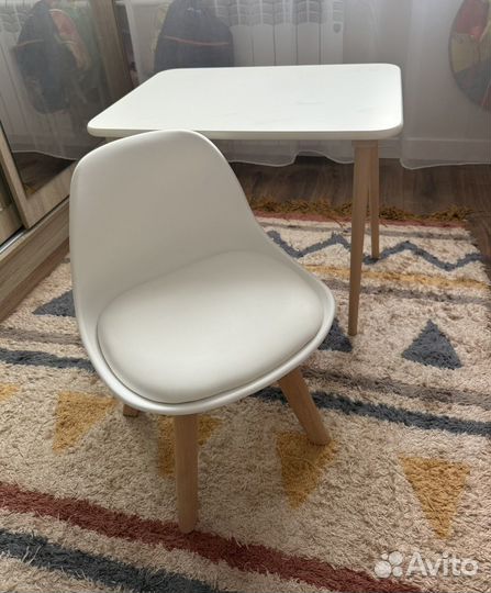 Детский столик со стульчиком