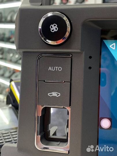 Штатная магнитола Toyota Land Cruiser 2013-2017