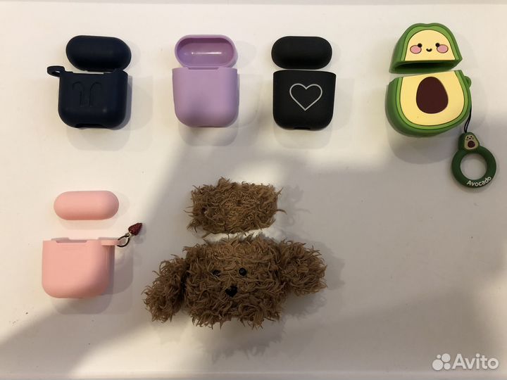 Чехлы на AirPods 1,2 поколения