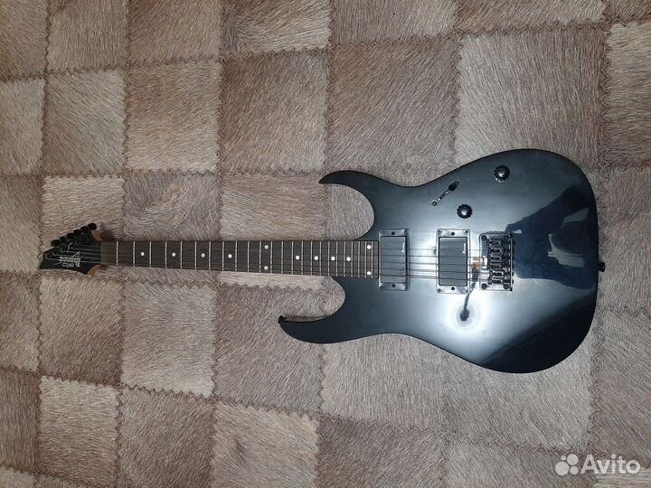 Электрогитара и комбоусилитель