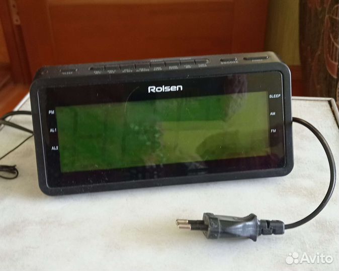 Радиобудильник Rolsen CR-142