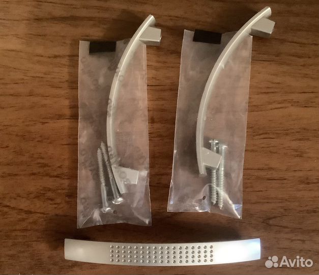 Ручка мебельная пластик 98 мм 3-ри шт