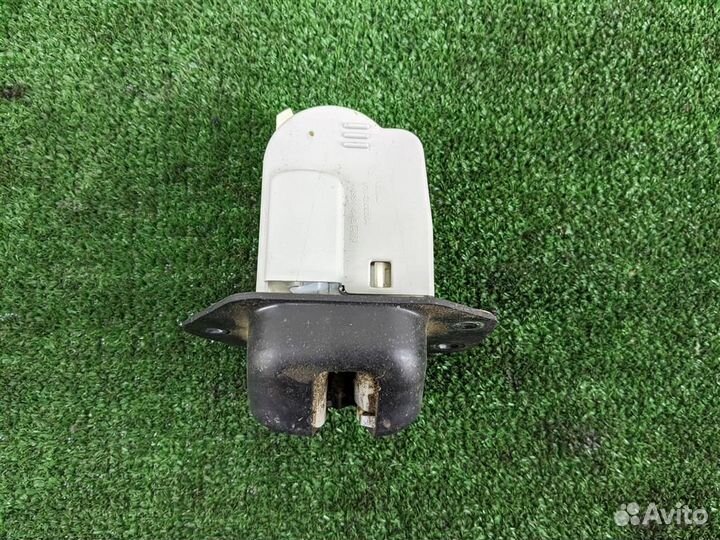 Замок крышки багажника Nissan X-Trail T31 2007