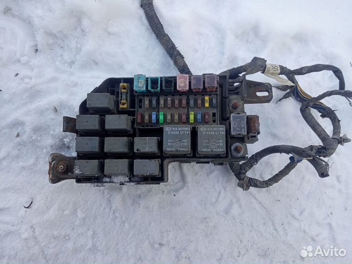 Блок предохранителей Kia Rio 1