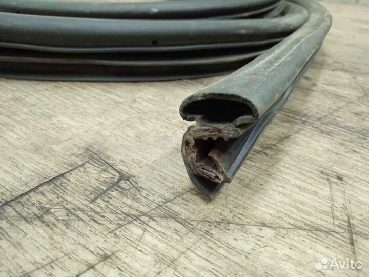 Уплотнитель проема двери передней правой Chery Tig