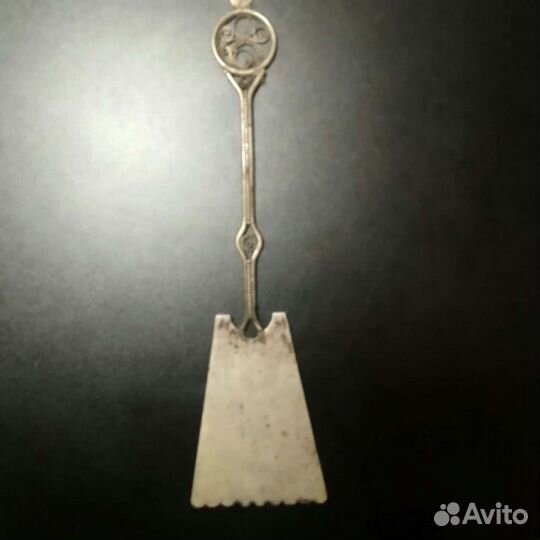 Старинная лопатка для торта