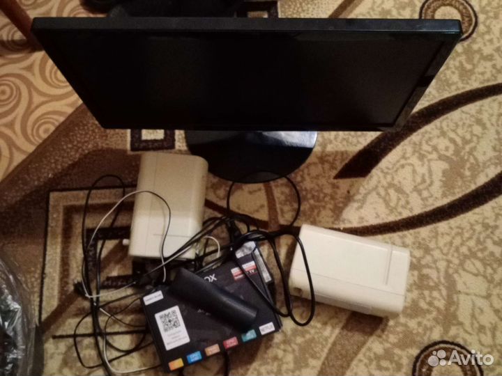 Монитор 22Дюйма Самсунг, прошитая смарт тв пристав