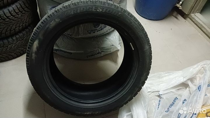 Bridgestone Blizzak VRX 235/50 R18