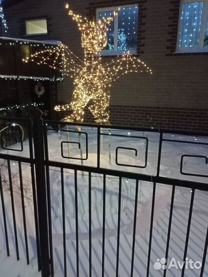 Новогодний светящийся дракон