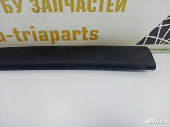 Обшивка двери багажника правая Bmw X3 E83